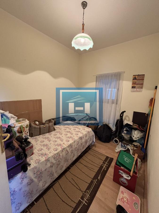 Prodaje se stan u Kući sa nameštajem 14