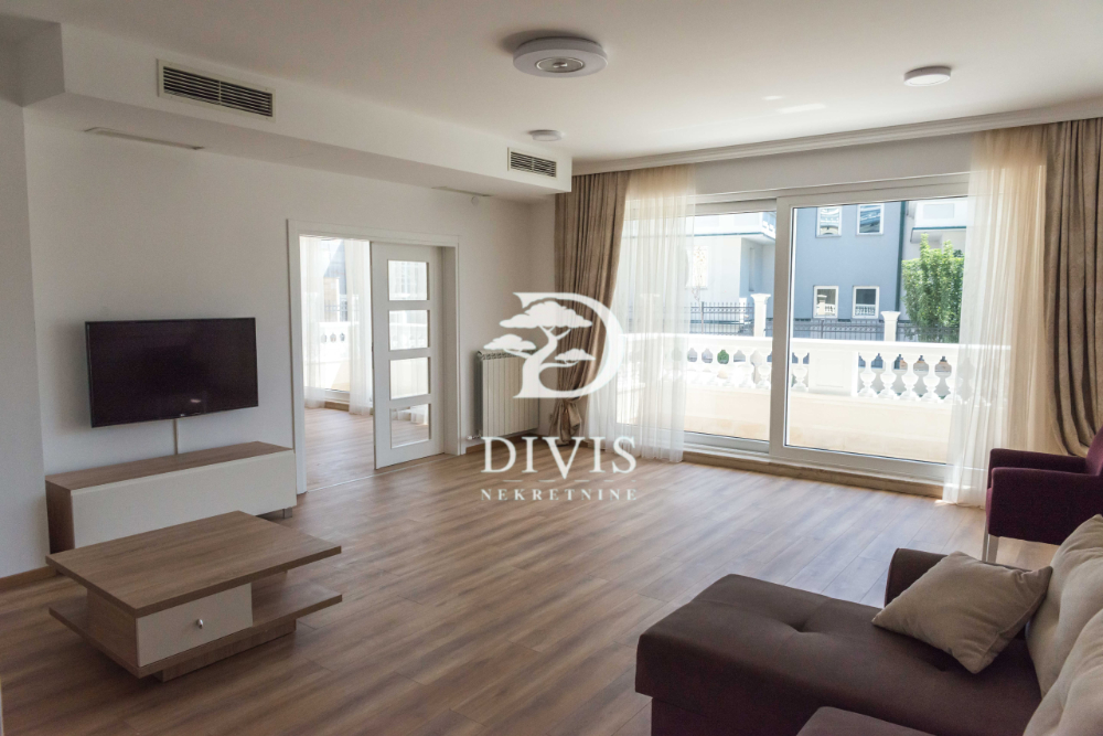 Lux stambeno poslovna kuća kod Belog dvora  1400m2 3