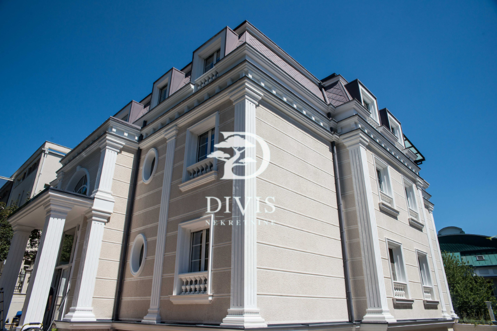 Lux stambeno poslovna kuća kod Belog dvora  1400m2 1