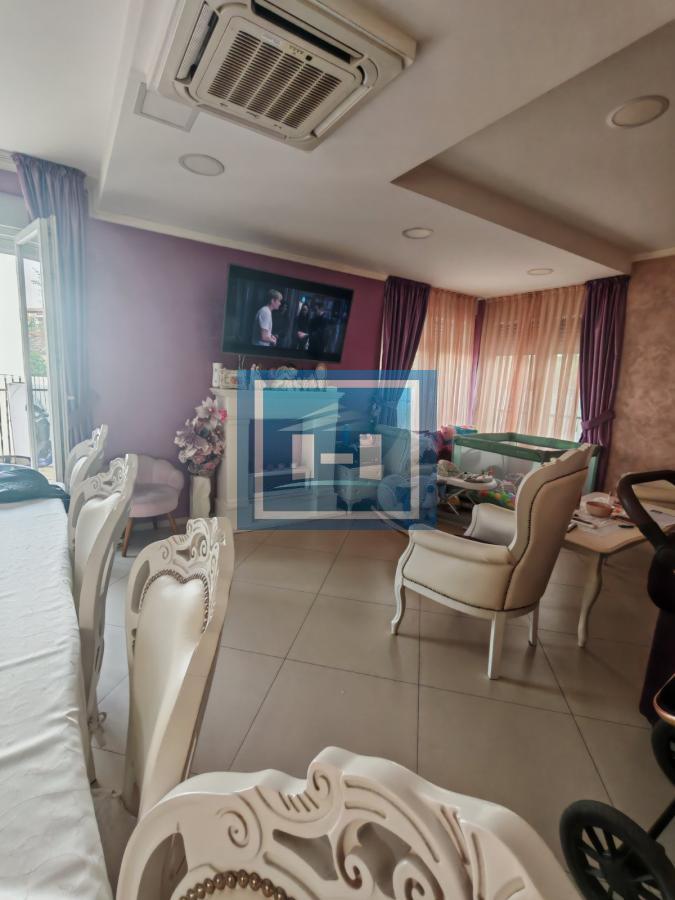 Luksuzan stan u novogradnji sa sopstvenim dvorištem, teretanom i 4 spavaće sobe+dva parking mesta 2