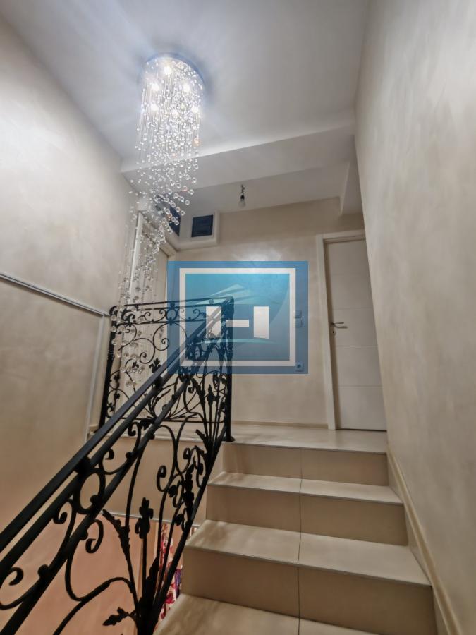 Luksuzan stan u novogradnji sa sopstvenim dvorištem, teretanom i 4 spavaće sobe+dva parking mesta 6