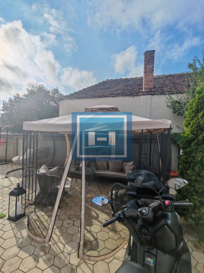 Luksuzan stan u novogradnji sa sopstvenim dvorištem, teretanom i 4 spavaće sobe+dva parking mesta 19