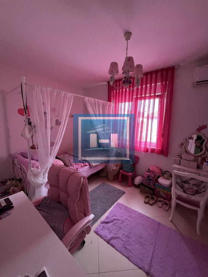 Luksuzan stan u novogradnji sa sopstvenim dvorištem, teretanom i 4 spavaće sobe+dva parking mesta 10