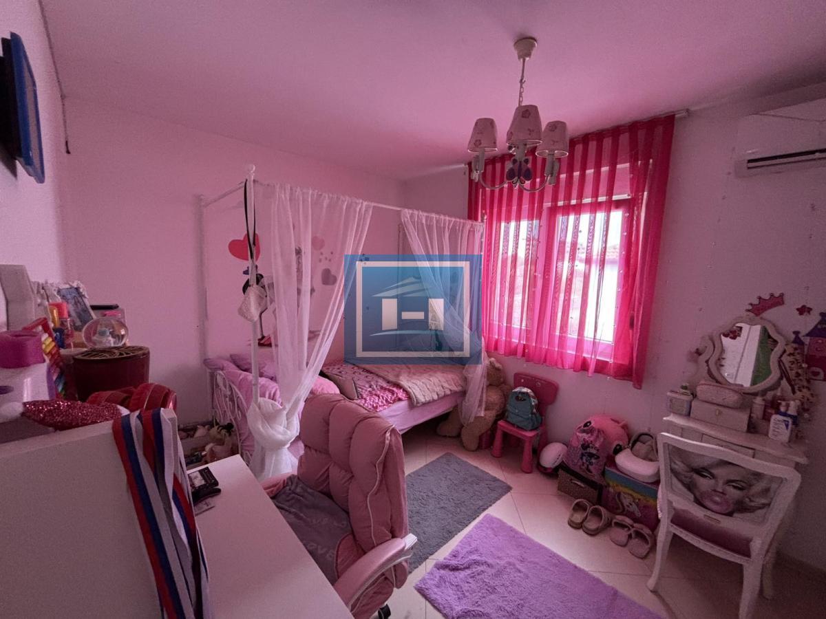 Luksuzan stan u novogradnji sa sopstvenim dvorištem, teretanom i 4 spavaće sobe+dva parking mesta 11