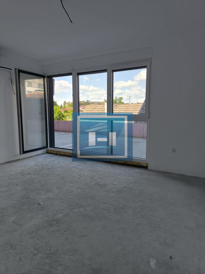 NA PRODAJU ZAVRŠEN STAN DIREKTNO OD INVESTITORA U CENTRU ĆUPRIJE 1