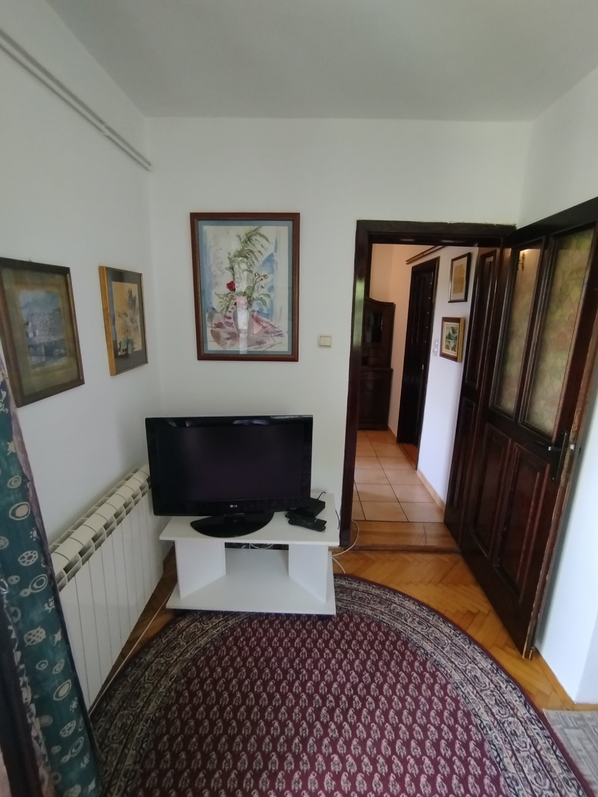 Izdajem dvosoban stan blizu fakulteta u Čačku 5