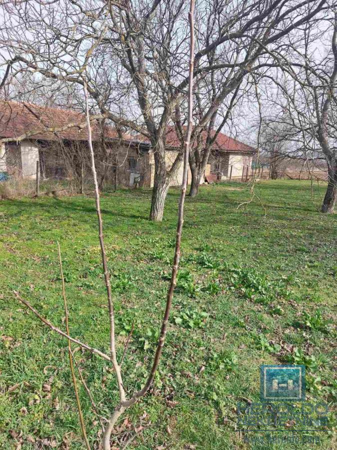 Atraktivna parcela na Gradskoj lokaciji pored teniskih terena prema Vinorači 8