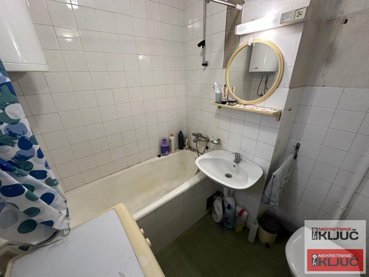 BULEVAR, 71m2, Trosoban, Fasadna cigla 13