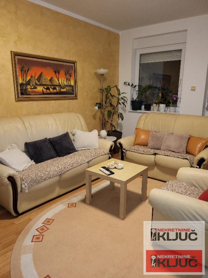 CENTAR, 82m2, Trosoban kod Pešačke zone, Namešten 1