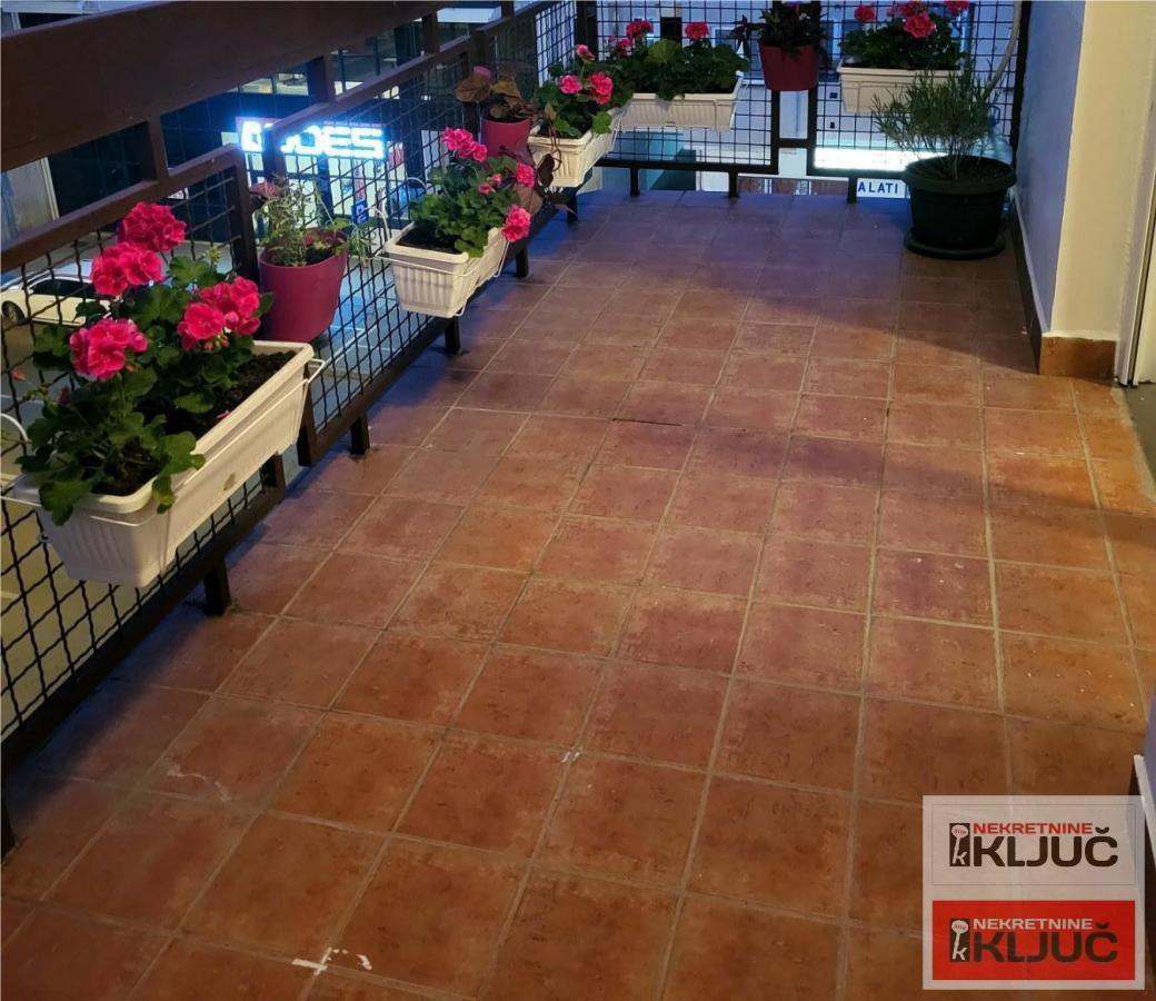 CENTAR, 82m2, Trosoban kod Pešačke zone, Namešten 10