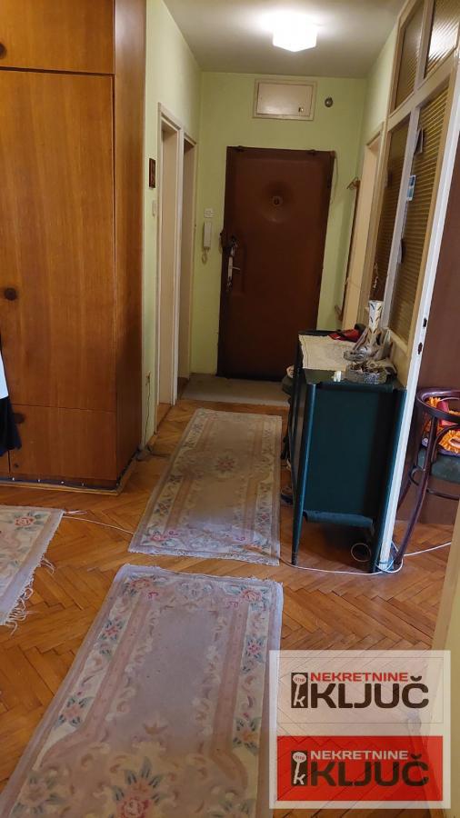 CENTAR, 86 m2, Trosoban, Pešačka zona 11