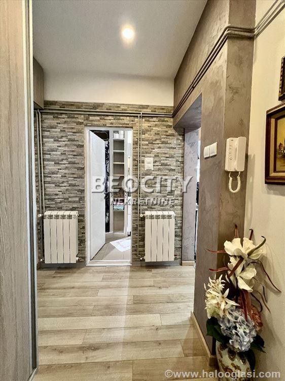 četvorosoban stan, 80 m2, Studentski trg ID: 102678 18