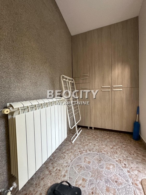 četvorosoban stan, 80 m2, Studentski trg ID: 102678 19