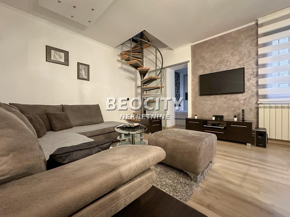 četvorosoban stan, 80 m2, Studentski trg ID: 102678 2