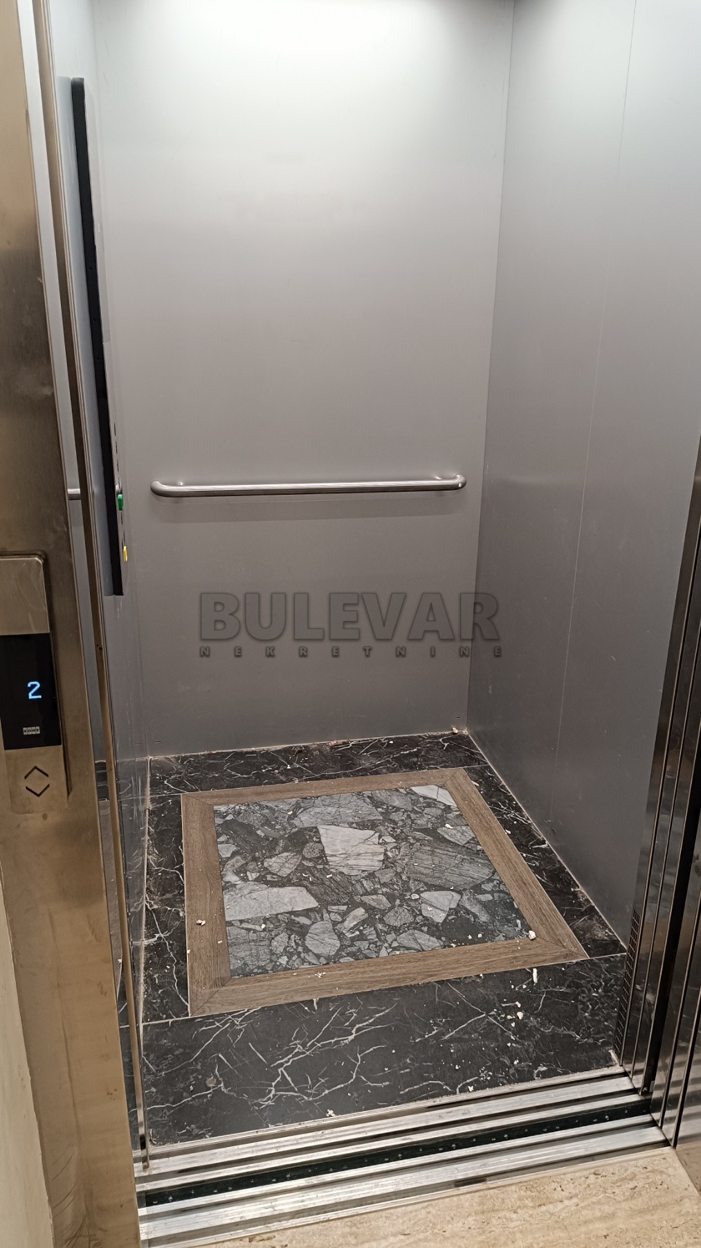 četvorosoban stan, 88 m2, Centar, Bulevar Oslobođenja ID: p-09884 2