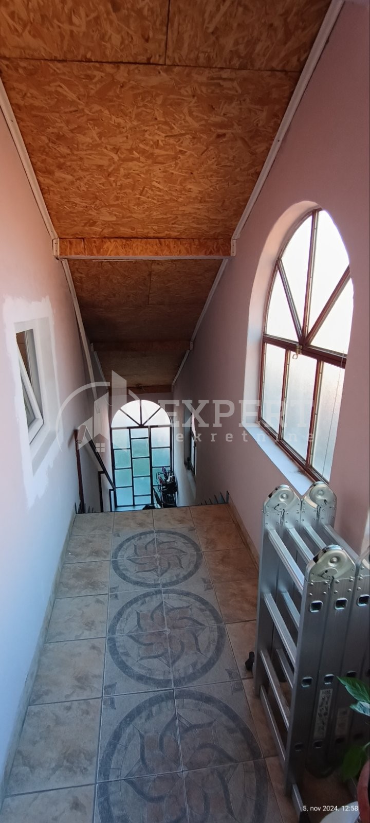 četvorosobna kuća, 160 m2, Trošarina, Bulevar svetog cara ID: i-012714 10