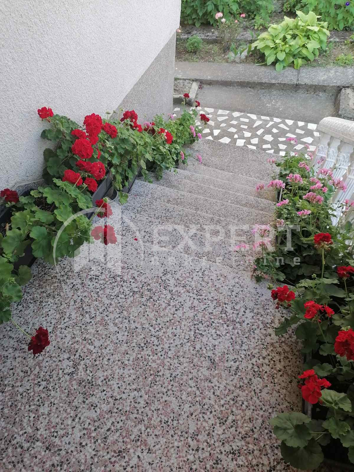 četvorosobna kuća, 333 m2, Svetog Save ID: p-013390 3