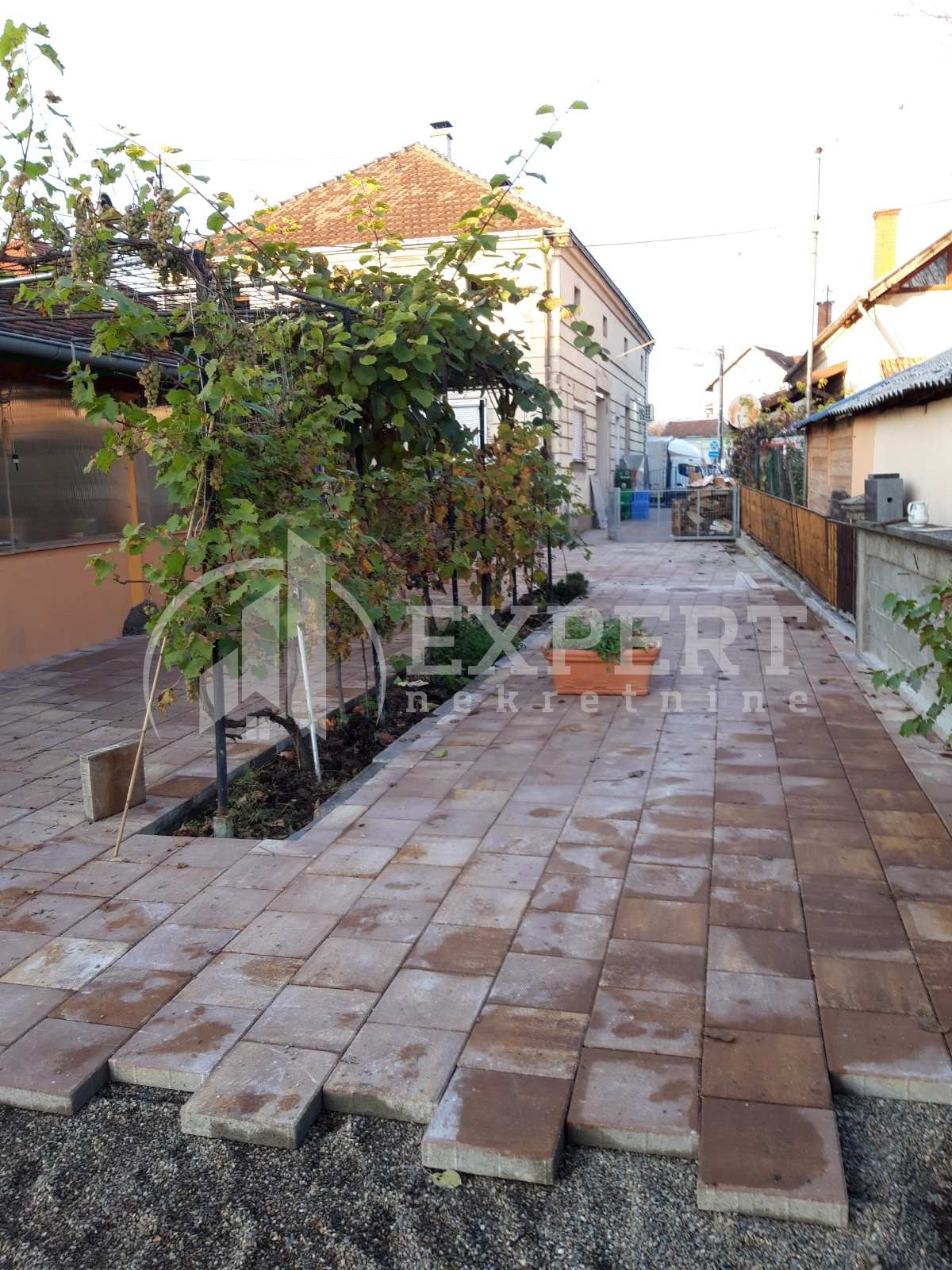 četvorosobna kuća, 360 m2, Mrčajevci, Mrčajevci ID: p-014482 9