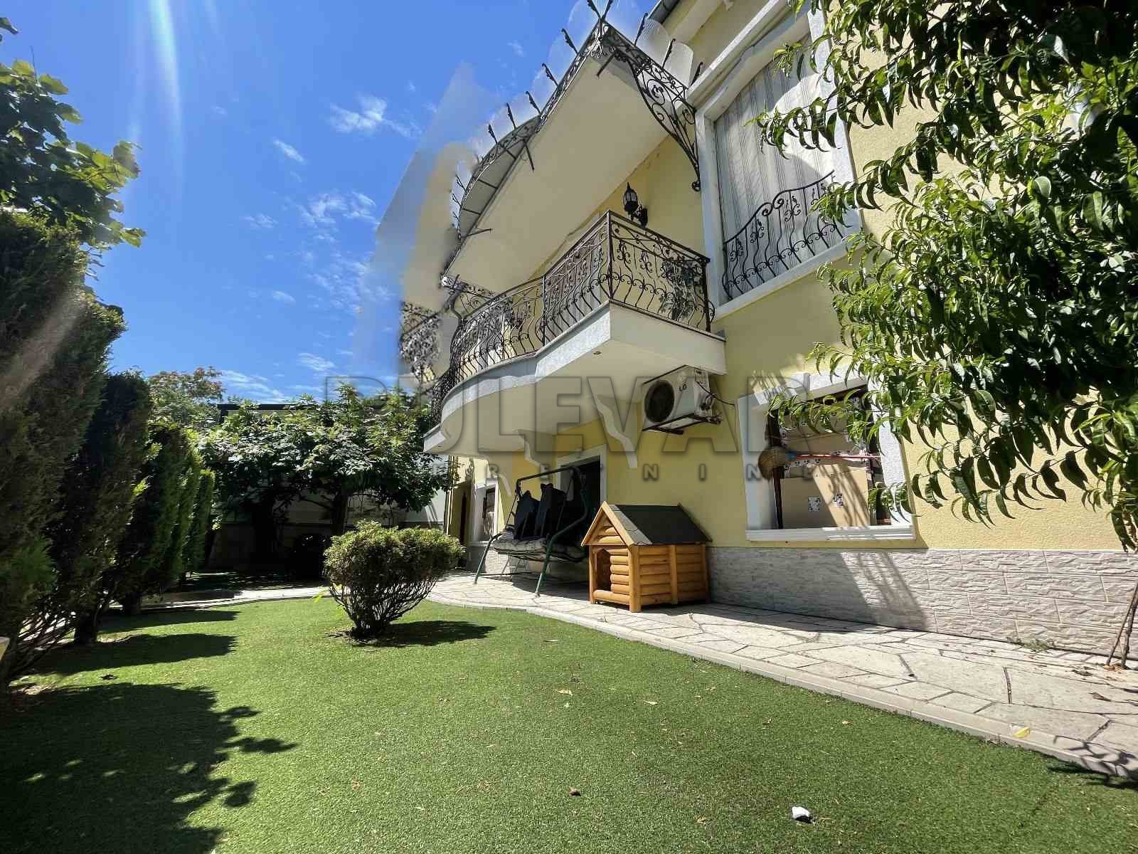 četvorosobna kuća, 450 m2, Centar, Južnomoravskih brigada ID: p-011712 1