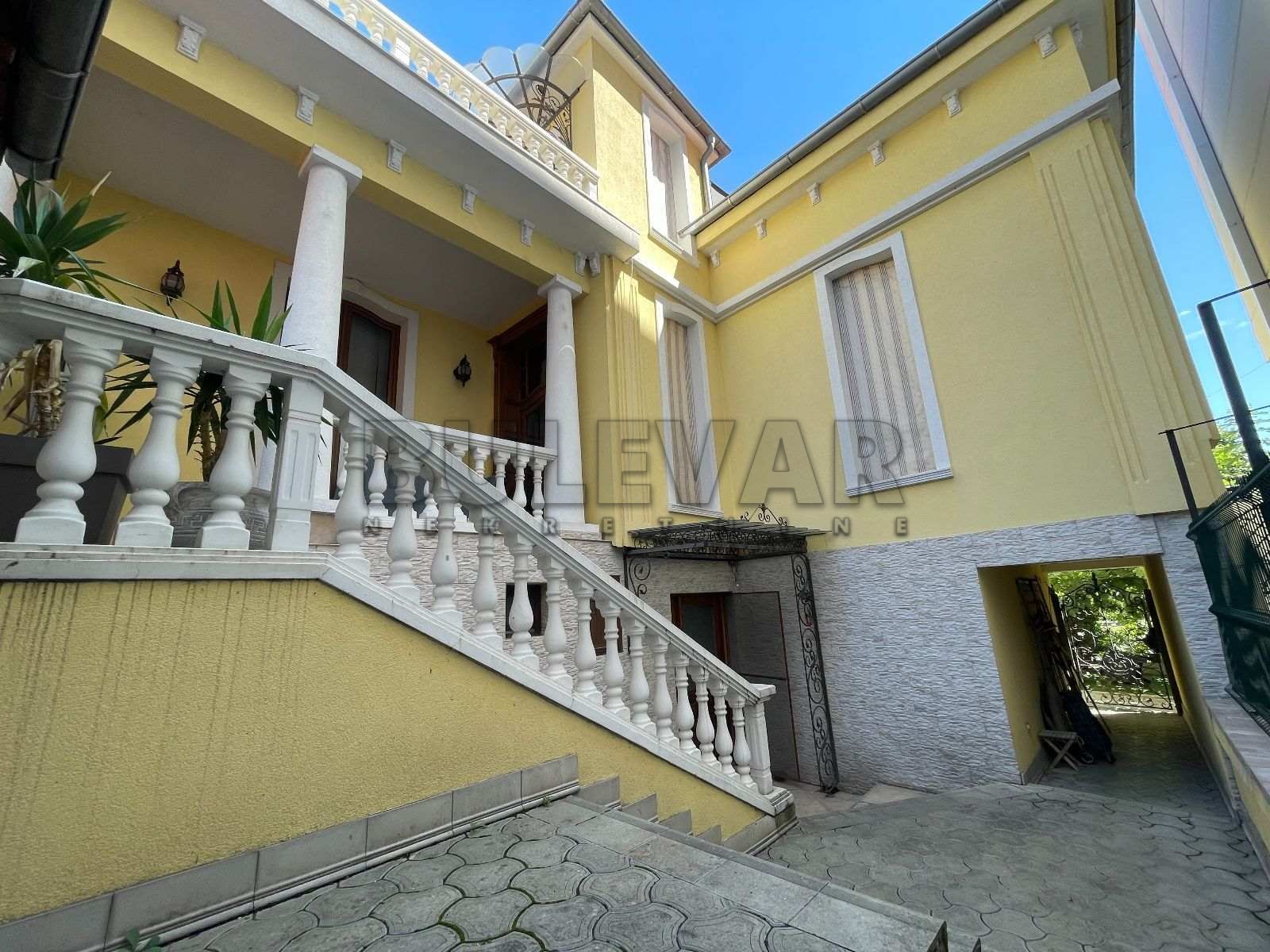 četvorosobna kuća, 450 m2, Centar, Južnomoravskih brigada ID: p-011712 2