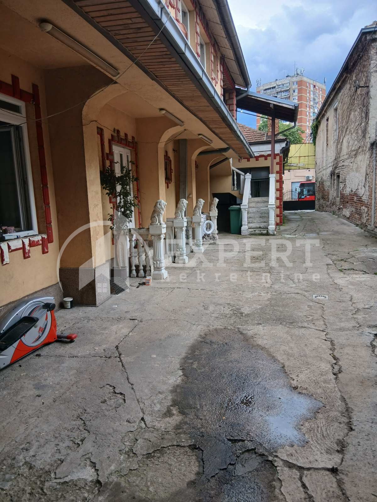 četvorosobna kuća, 800 m2, Kičevo, Jovana Ristića ID: i-014045 6