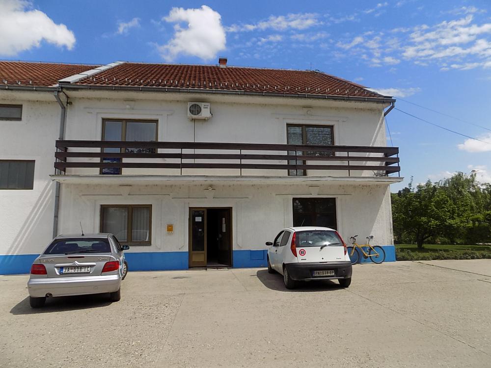 Dve hale i kancelarijski prostor 3