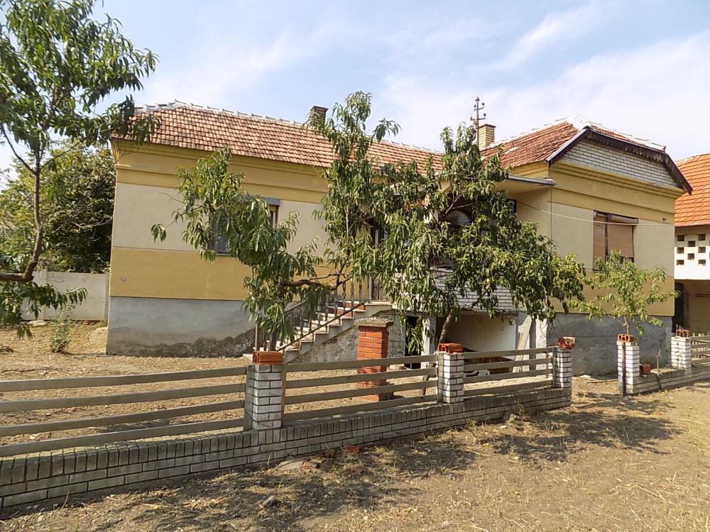 Dve kuće na prodaju 3