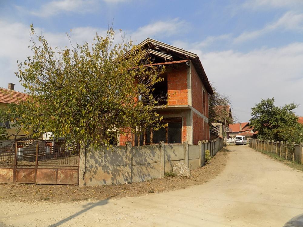 Dve kuće na prodaju 8