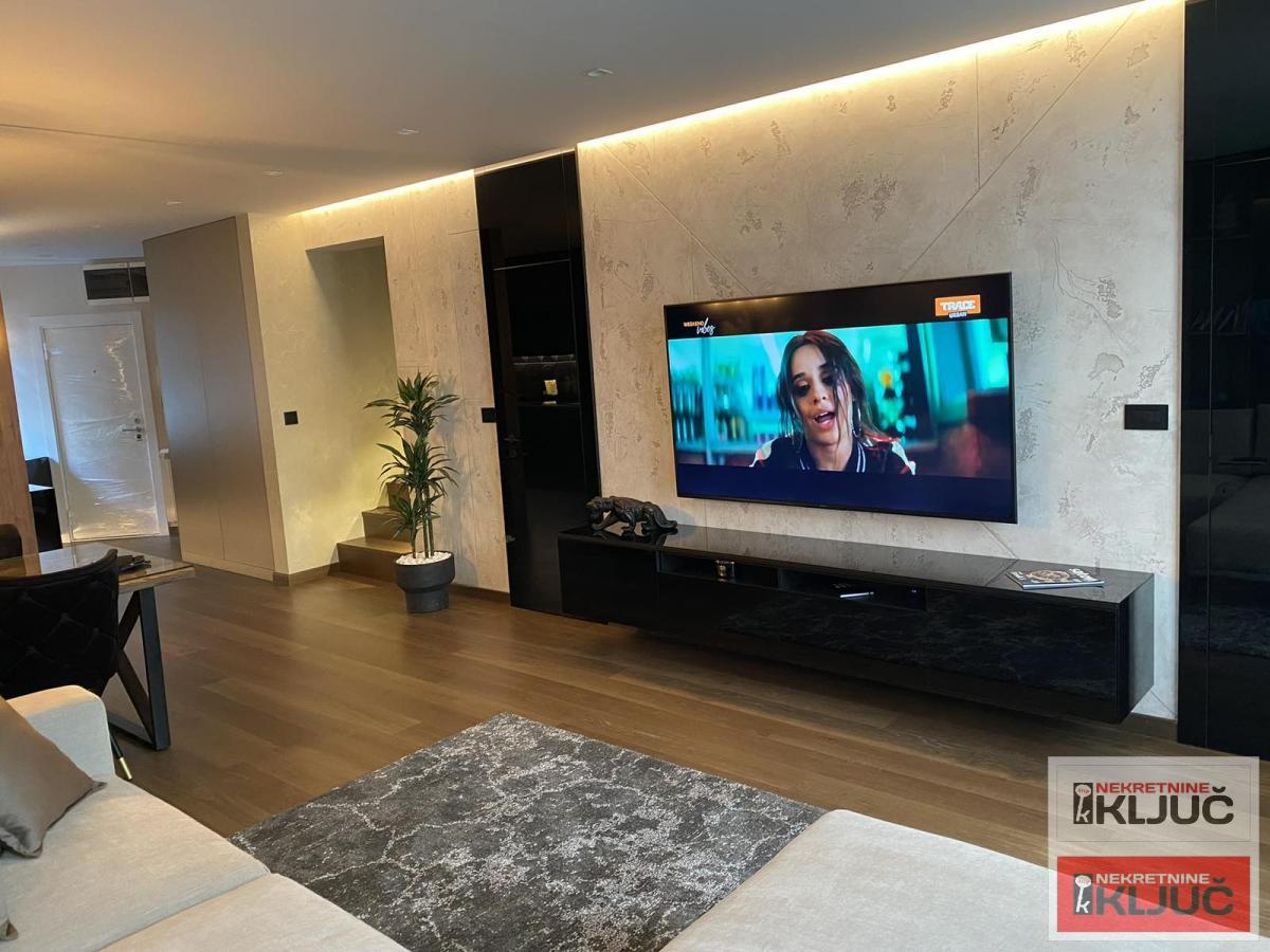 GRBAVICA, 122m2, Četvorosoban-Penthouse, Komplet Namešten 4