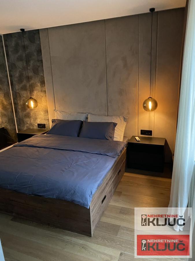 GRBAVICA, 122m2, Četvorosoban-Penthouse, Komplet Namešten 7