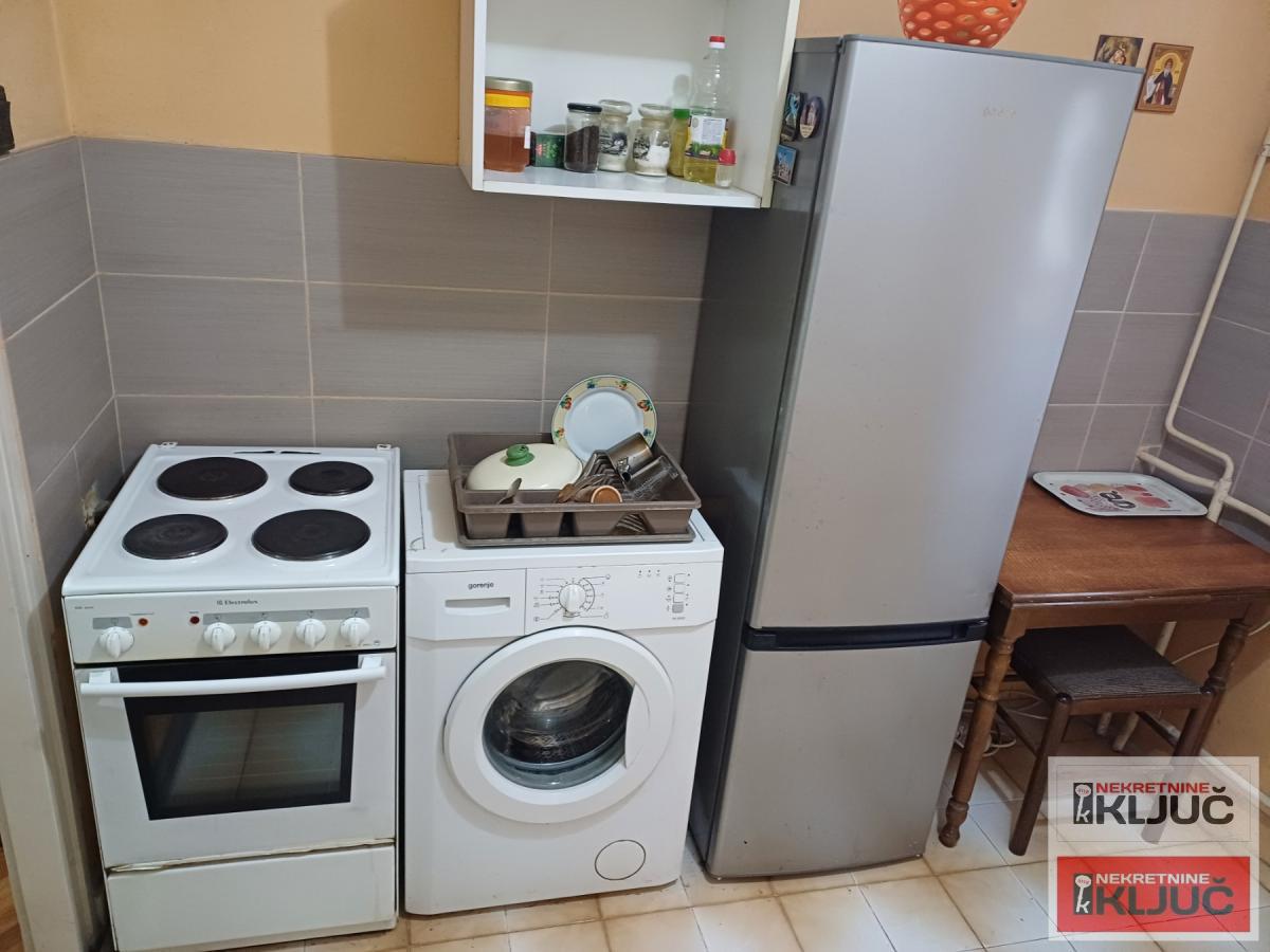 GRBAVICA,48 m2+terasa 5 m2,DVOSOBAN 10