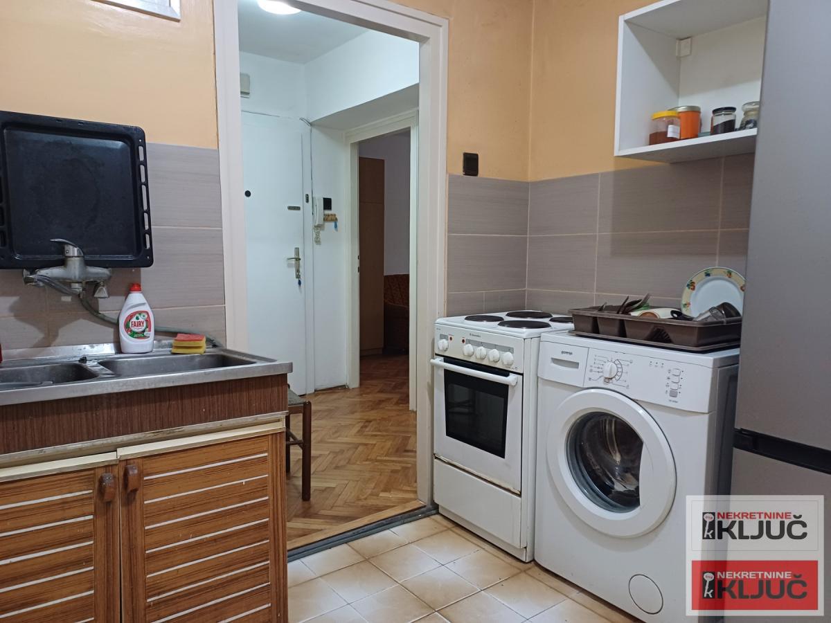 GRBAVICA,48 m2+terasa 5 m2,DVOSOBAN 7