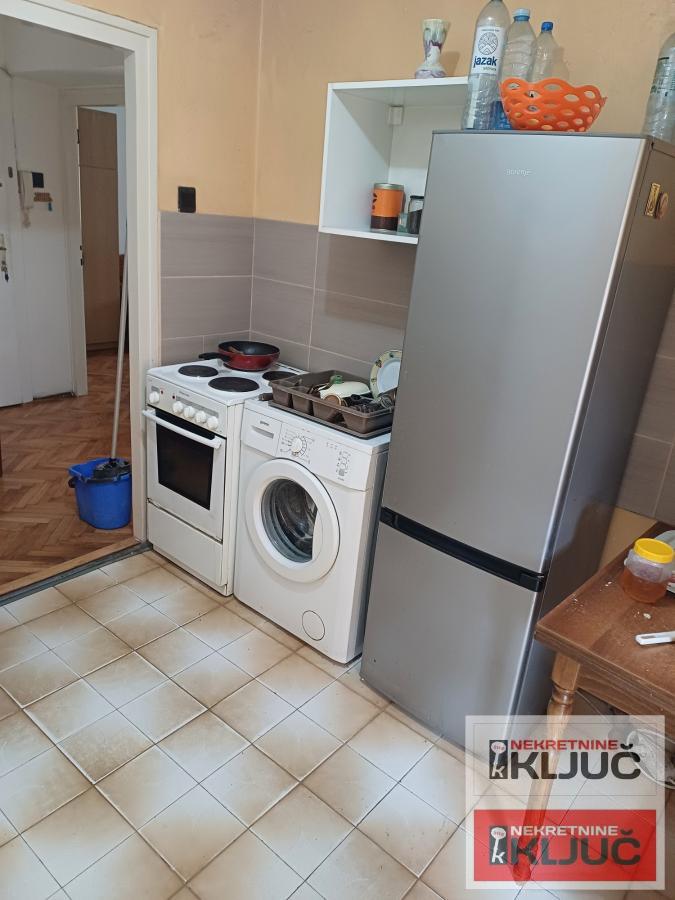 GRBAVICA,48 m2+terasa 5 m2,DVOSOBAN 9