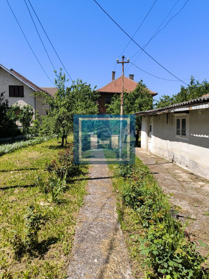 Idealna kuća za porodicu – komfor i lokacija na jednom mestu! 5