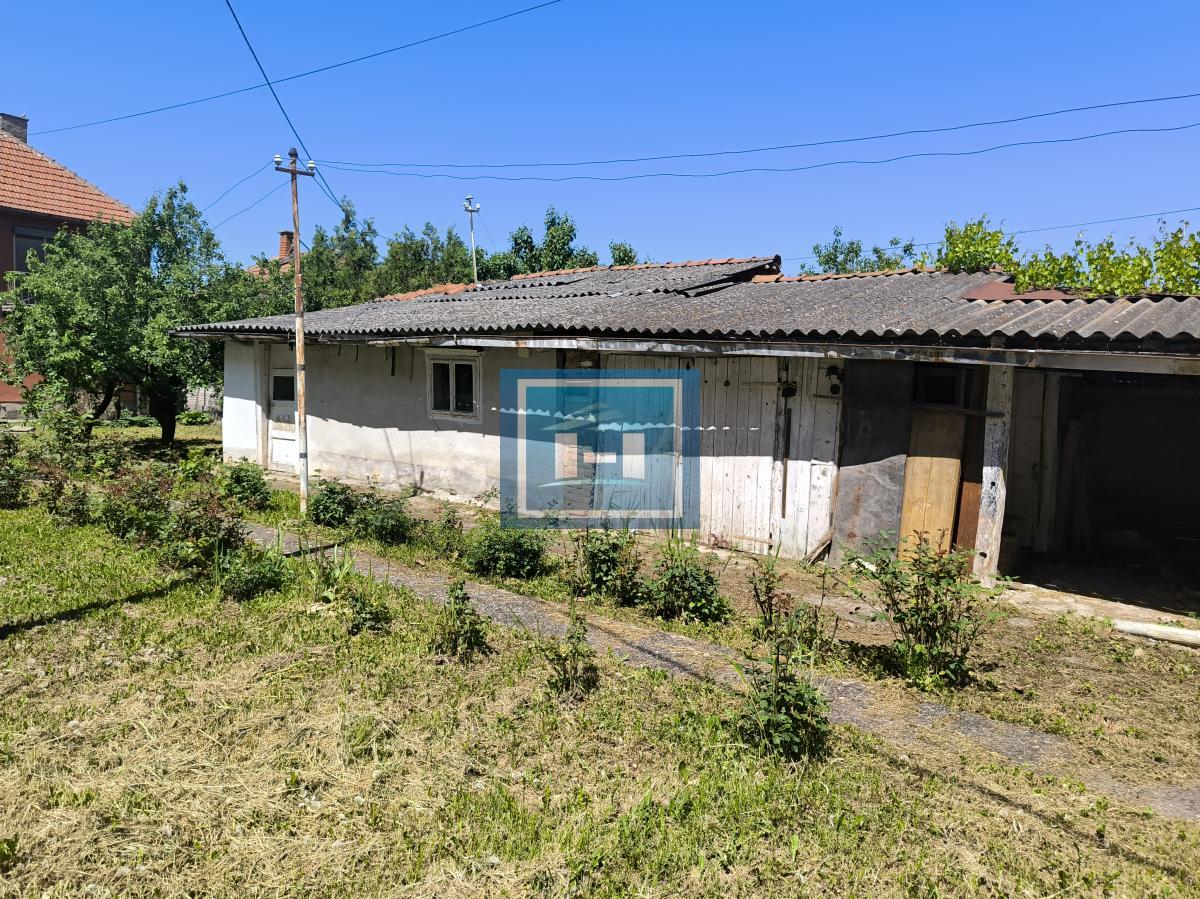 Idealna kuća za porodicu – komfor i lokacija na jednom mestu! 6