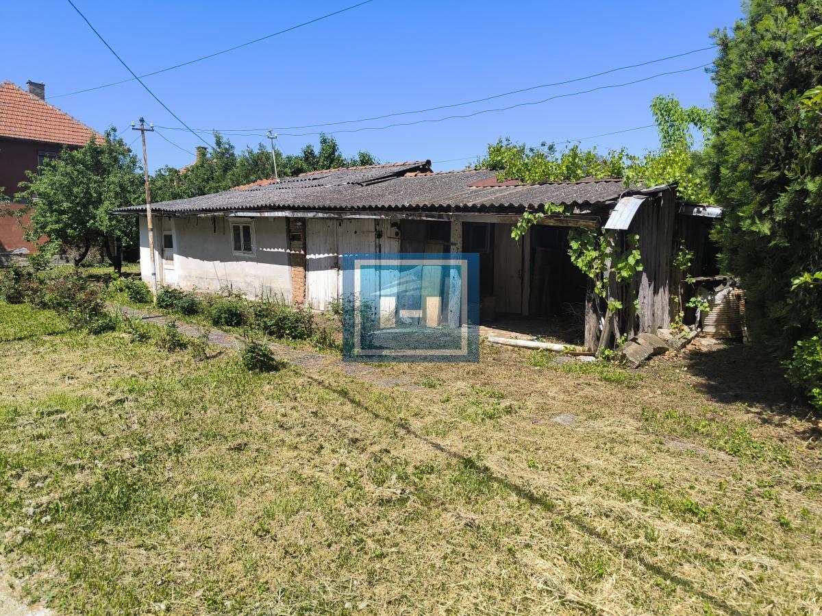 Idealna kuća za porodicu – komfor i lokacija na jednom mestu! 7