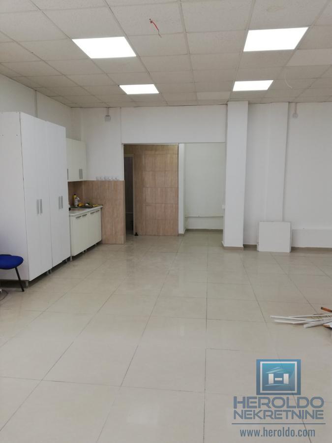 Izdaje se lokal preko puta Doma zdravlja u Ćupriji 1