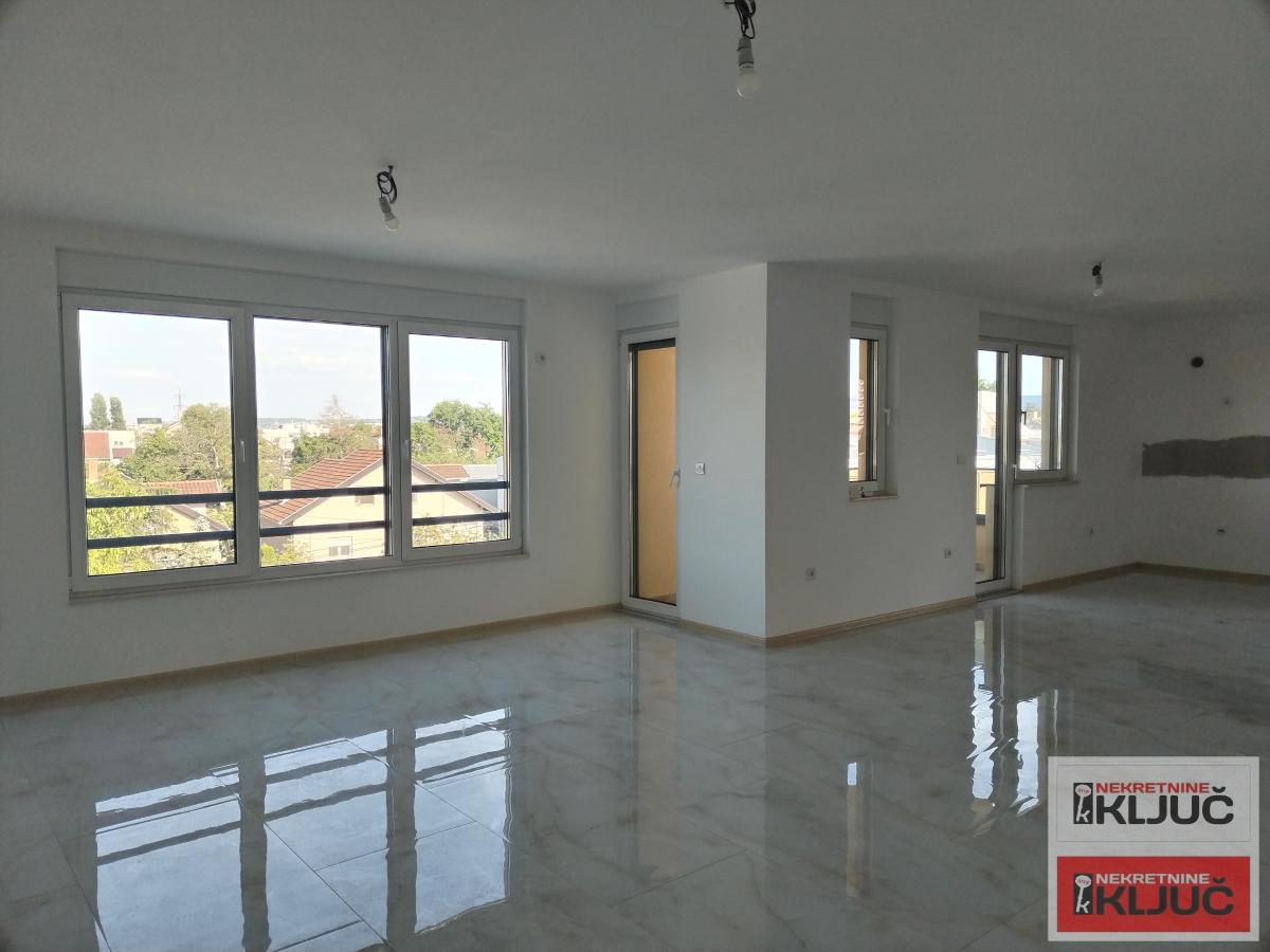 KOD LIPOV GAJA, 151m2, petosoban sa pdv, može Kredit 1