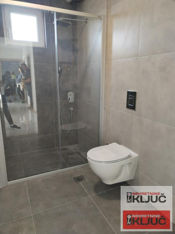 KOD LIPOV GAJA, 151m2, petosoban sa pdv, može Kredit 13