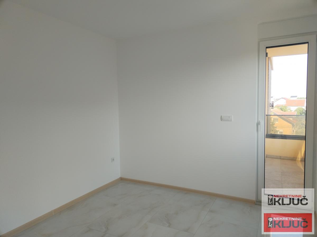 KOD LIPOV GAJA, 151m2, petosoban sa pdv, može Kredit 19