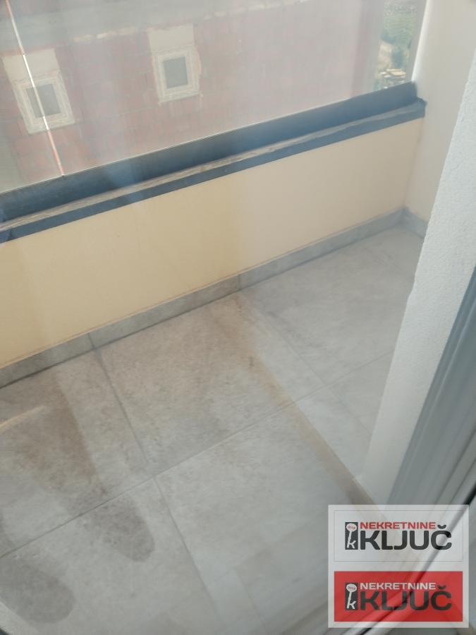 KOD LIPOV GAJA, 151m2, petosoban sa pdv, može Kredit 9