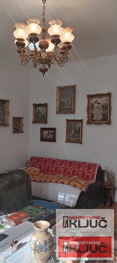 KOD SINAGOGE-JEVREJSKA, 102m2, Troiposoban, Salonac, može za Poslovni prostor 12