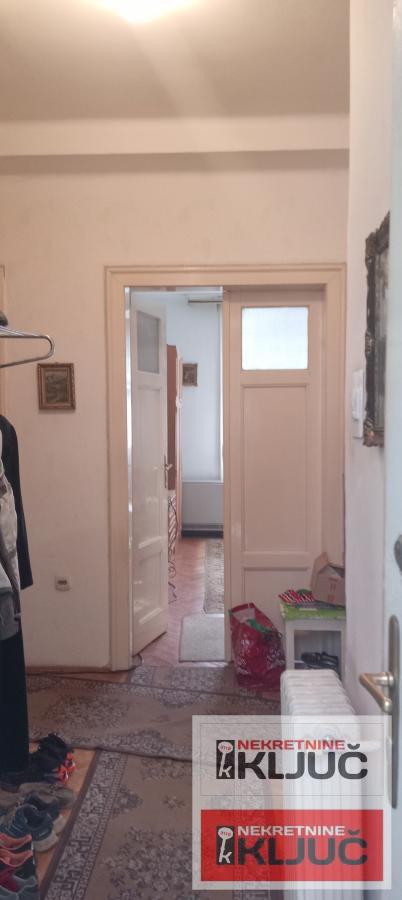 KOD SINAGOGE-JEVREJSKA, 102m2, Troiposoban, Salonac, može za Poslovni prostor 14