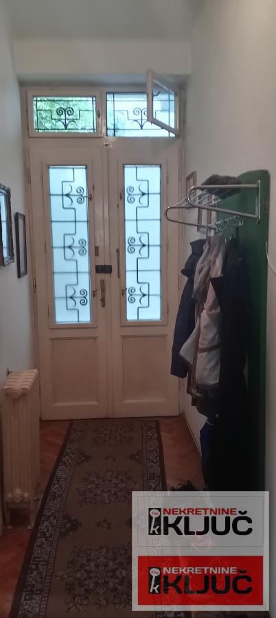 KOD SINAGOGE-JEVREJSKA, 102m2, Troiposoban, Salonac, može za Poslovni prostor 19