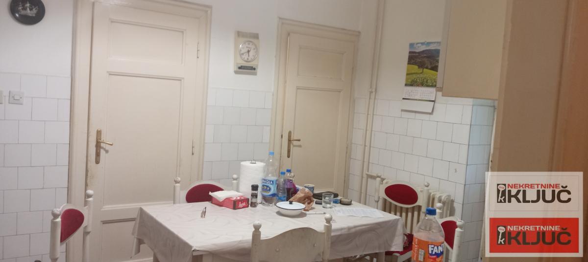 KOD SINAGOGE-JEVREJSKA, 102m2, Troiposoban, Salonac, može za Poslovni prostor 9