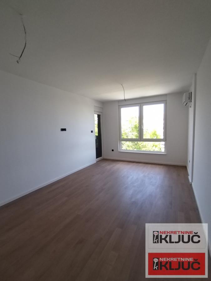 KOD SOMBORSKOG BULEVARA, 52m2, Dvosoban Nov, Useljiv 1