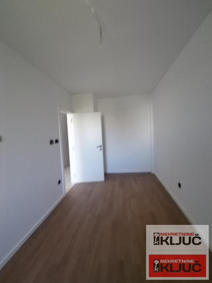 KOD SOMBORSKOG BULEVARA, 52m2, Dvosoban Nov, Useljiv 10