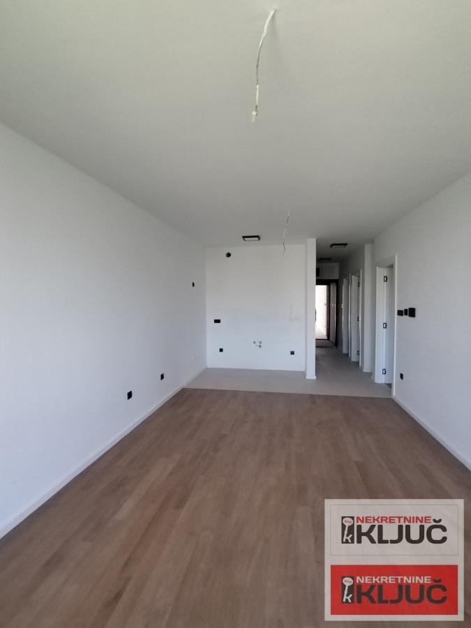 KOD SOMBORSKOG BULEVARA, 52m2, Dvosoban Nov, Useljiv 3