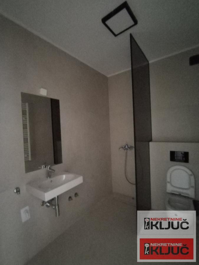 KOD SOMBORSKOG BULEVARA, 52m2, Dvosoban Nov, Useljiv 7