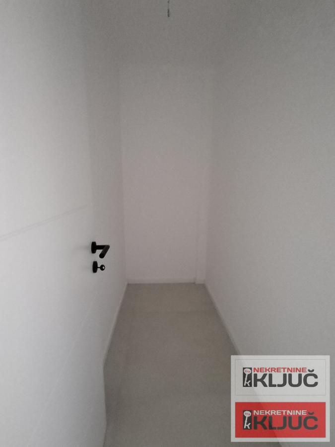 KOD SOMBORSKOG BULEVARA, 52m2, Dvosoban Nov, Useljiv 8